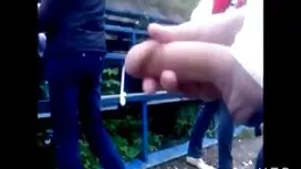 Prilična brineta fil ...