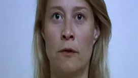 Kupanje s pilićem s  ...
