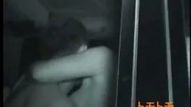 Mora je filme porno  ...