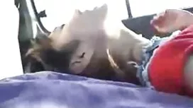 Muž ove kuje voli us ...