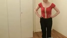 On žarko liže njezin ...