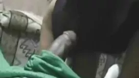 Njezini prsti samo j ...