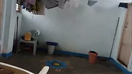Djevojka je oplakiva ...