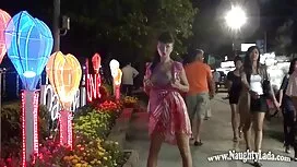 Mlada brineta uživa  ...
