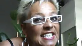 Dude je skinuo gaćic ...